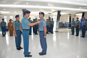 PENYEMATAN TANDA PESERTA 1000(1) warta kepri lantamal 4