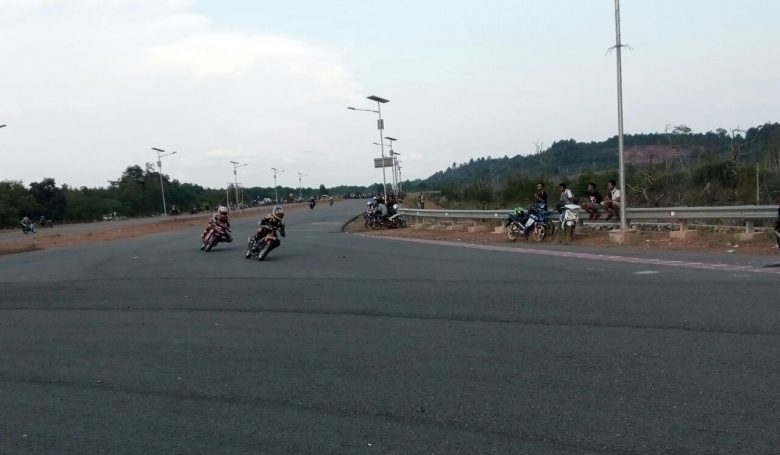 Warga Terhibur, Bundaran Dompak pun Tempat Latihan 