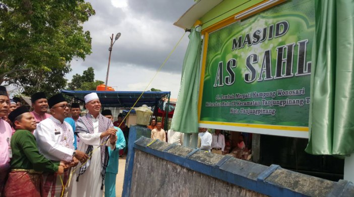 Resmikan Masjid As Sahl, Ini Harapan Lis Darmansyah ke Warga Wonosari
