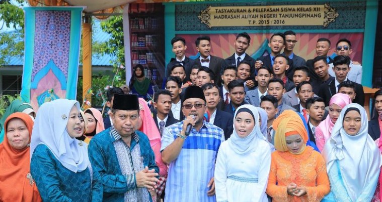 Lis Janjikan Beasiswa bagi Lulusan Terbaik MAN Kota Tanjungpinang
