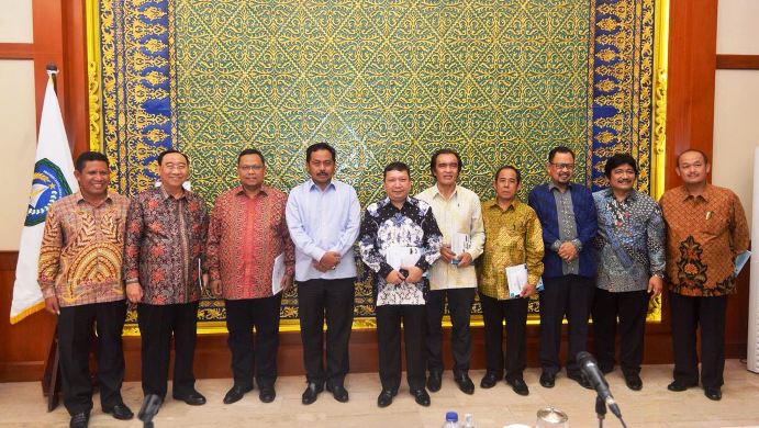 Nurdin Curhat Masalah Tenaga Honorer ke Komisi II DPR RI
