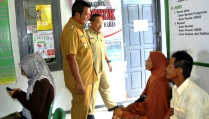 Bupati Bintan Apri Sujadi Ingin Benahi Ruang Tunggu di Kelurahan