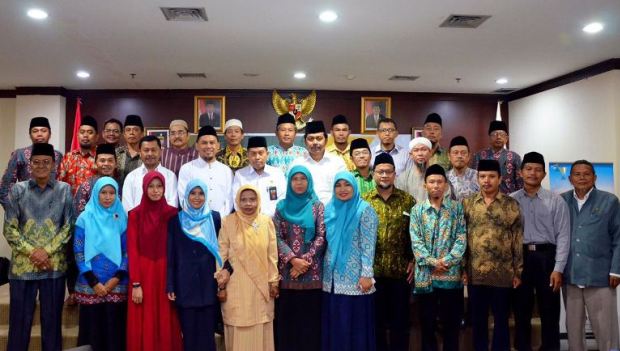 Nurdin Basirun Minta Peran Baznas Kepri Juga Bantu Beasiswa Pendidikan