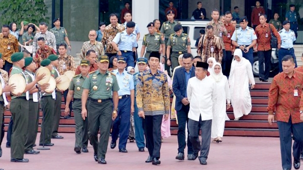 Warta Kepri dan Jokowi dan Mabes Polri