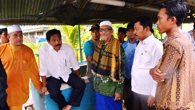 Gubernur Beri Ingin Bantu Rp 500 Juta Bangunan Masjid di Pulau Karas