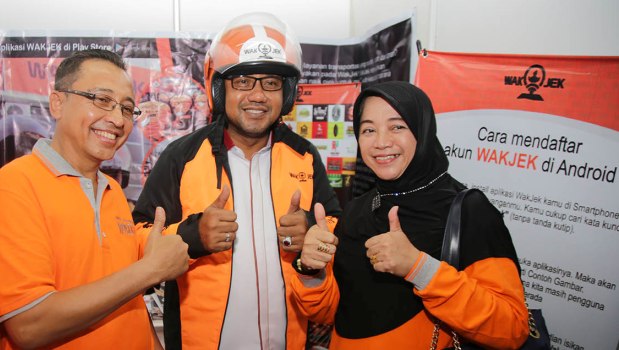lis-darmansyah-bergaya-wak-jek