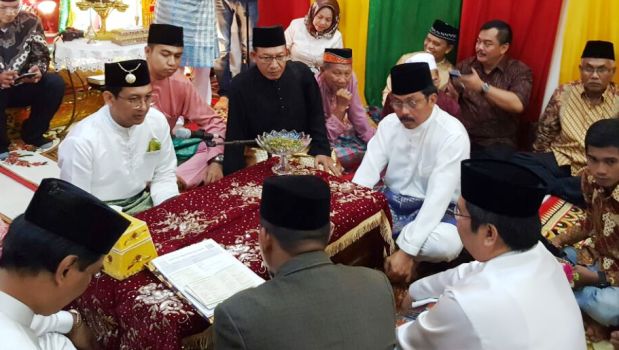 Gubernur Kepri dan Soerya Jadi Saksi Pernikahan Anak Plt Sekda Reni Yusneli