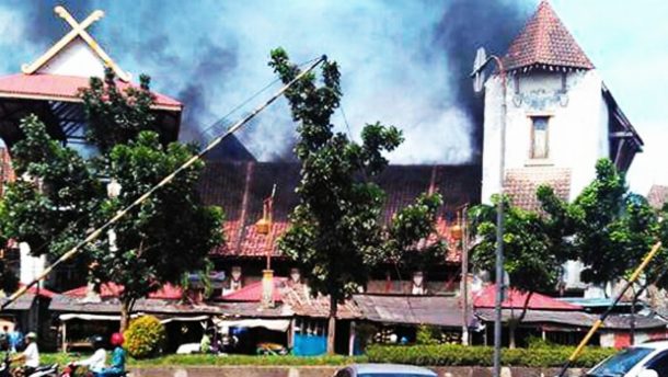 BREAKING NEWS : Pasar Induk Jodoh Kota Batam Kebakaran