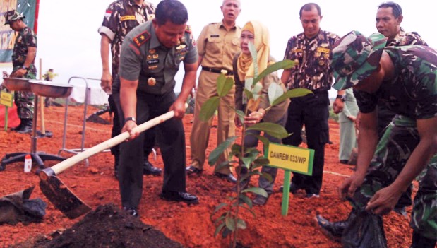 Hari Juang Kartika 2016, Korem 033 WP Kepri Tanam 6.000 Pohon