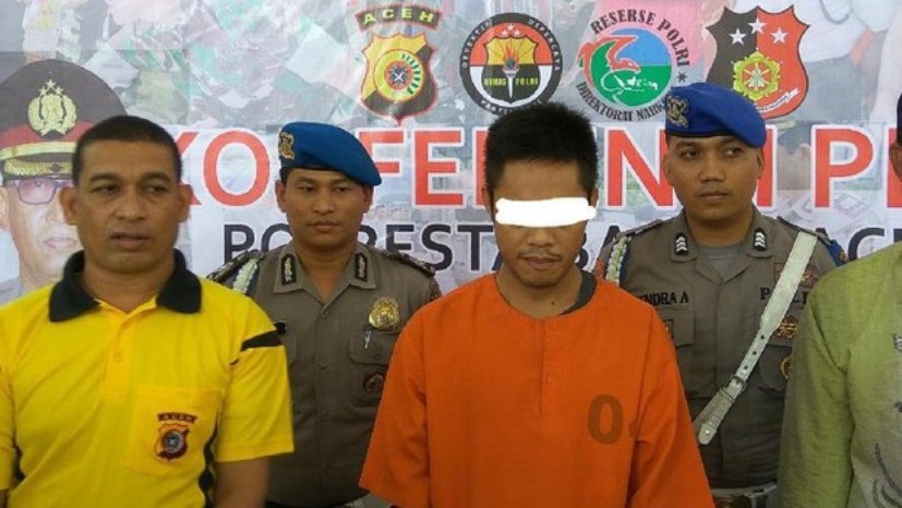 Putus Tunangan, Pria Inipun Sebar Foto Bugil Pacar di Instagram