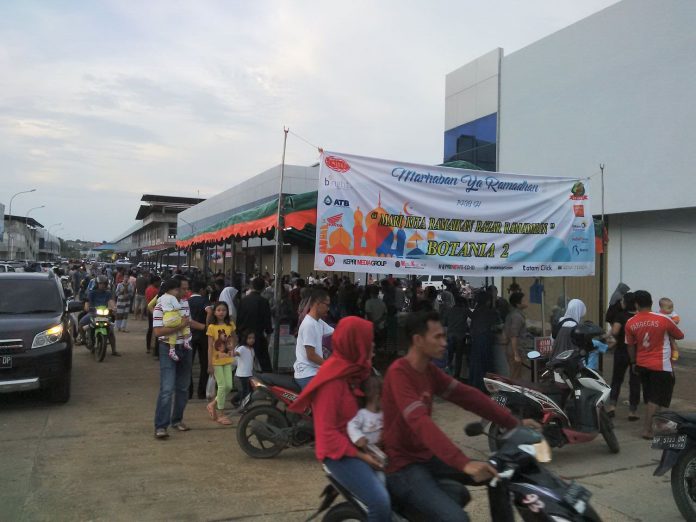 Bazar Ramadhan WartaKepri ok Ribuan Warga Ramaikan Bazar Ramadhan Botania 2