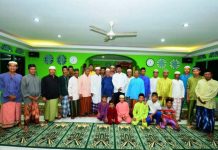Warga Kaget Gubernur Datang Berbuka di Keban dan Tarawih di Moro
