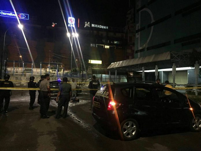 Teroris Tikam Brimob sholat masjid Blok M Jakarta