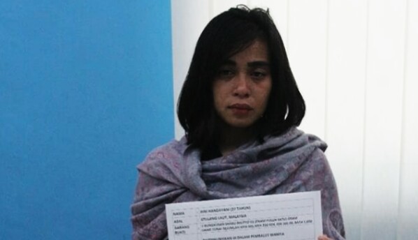 Cewek Cantik Ini Simpan Narkoba di Celana Dalam, Bea Cukai Tak Tertipu