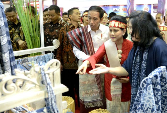 Presiden : Sewa Fotografer dan Promosi Hasil Kerajinan Anda di Medsos