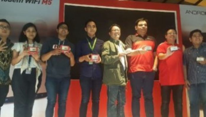 Modem WiFi M5 4G LTE Cat4 Smartfren bisa berfungsi sebagai Power Bank