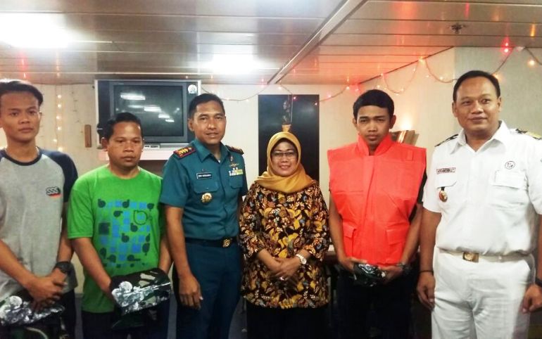 Danlanal Ranai Sosialisasi Pentingnya Life Jaket ke Penumpang KM Bukit Raya