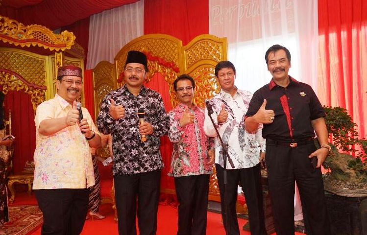 Gubernur Kompak Nyanyi Bersama Soeryo dan Isdiato serta Jumaga Nadeak