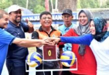 Wabup Dalmasri Buka Tournamen Bola Volly Pemuda Cup VI di Teluk Sebong Bintan Wabup Dalmasri Buka Tournamen Bola Volly Pemuda Cup VI