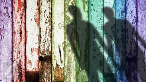 Sial! Karena Bawa Sabu, Pasangan Sejenis Ini tak Dapat Berduaan