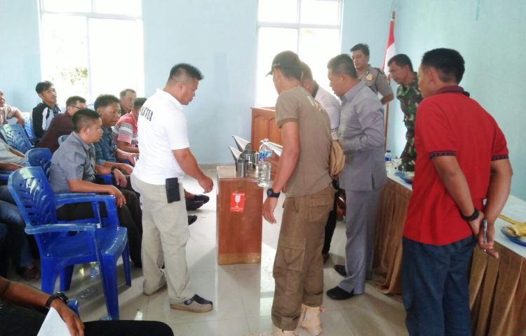 Menyepakati HET Minyak Yang Dijual Di Kecamatan Jemaja Anambas Menyepekati Harga minyak pedagang