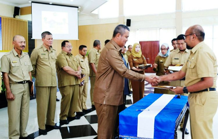 Antisipasi Wisatawan Tenggelam, Pemkab Bintan Terapkan Garis Pembatas di Pantai Trikora