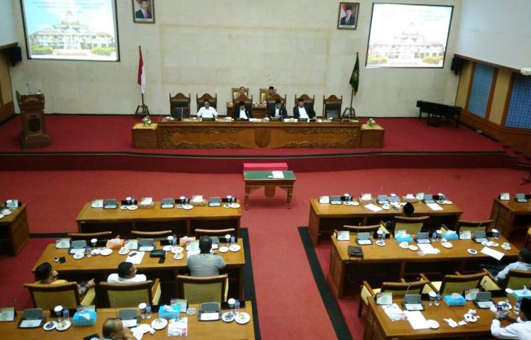 Wartakepri, KOMISI IV MENOLAK PERDA NO 10 TAHUN 2009 Wartakepri, KOMISI IV MENOLAK PERDA NO 10 TAHUN 2009