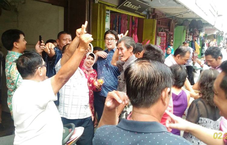 Pasangan Sabar Kampanye Tanjungpinang Sistem Belusukan, Bertatap Muka ke Masyarakat Lebih Efektif Wartakepri, Paslon Sabar Tanjungpinang Kampanye