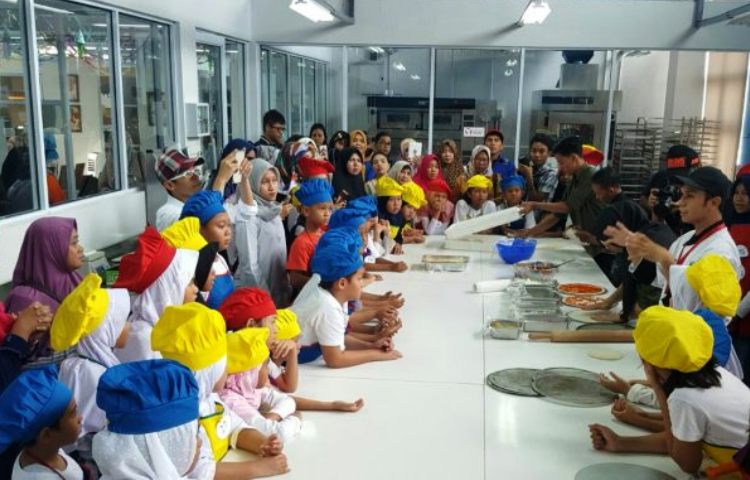 Kampus Batam Tourism Polytechnic Mengadakan Kegiatan Koki Cilik Berkreasi Kampus Batam Tourism Polytechnic Mengadakan Kegiatan Koki Cilik Berkreasi