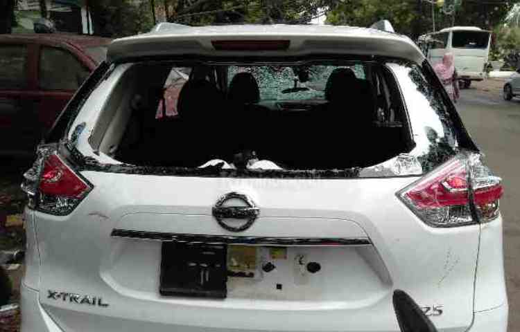 Kementrian Perhubungan Akan Memanggil Operator Ojek Online, Perusakan Mobil Dikawasan Senin Jakarta Wartakepri, Mobil dirusak ojek online dikawasan senin Jakarta