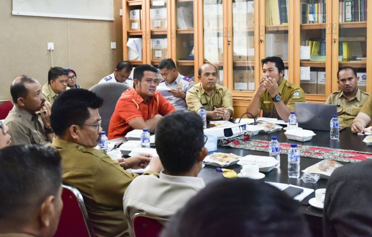 Bupati Bintan Pimpin Rapat dan Evaluasi Tim Anggaran Pemerintah Daerah