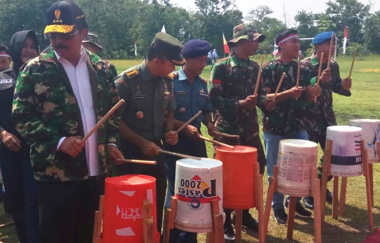 Perkusi Meriahkan Upacara Pembukaan TMMD ke 101 Kodim 0317 TBK