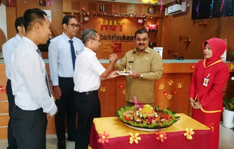 Wartakepri, Bupati karimun di Hut 52 Bank riau Kepri