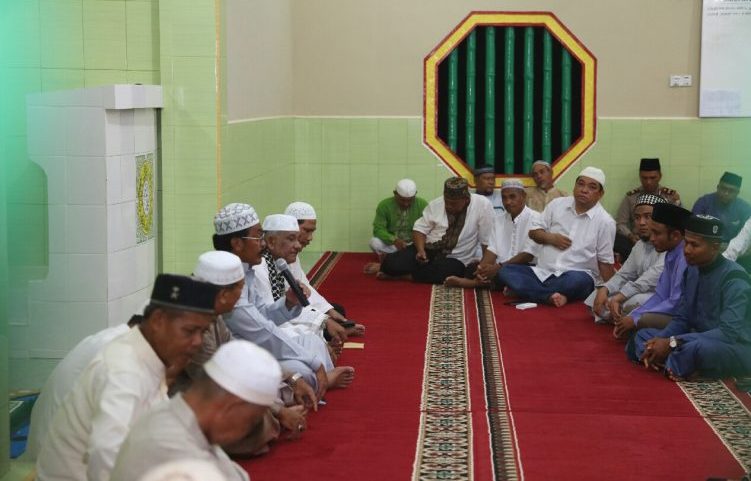 Gubernur Nurdin akan Tarawih Keliling ke 65 Masjid dan Mushola di Kepri