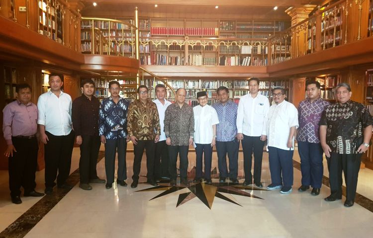 Kadin Kepri Minta Dukungan BJ Habibie terkait Penerapan FTZ Plus Plus di Batam