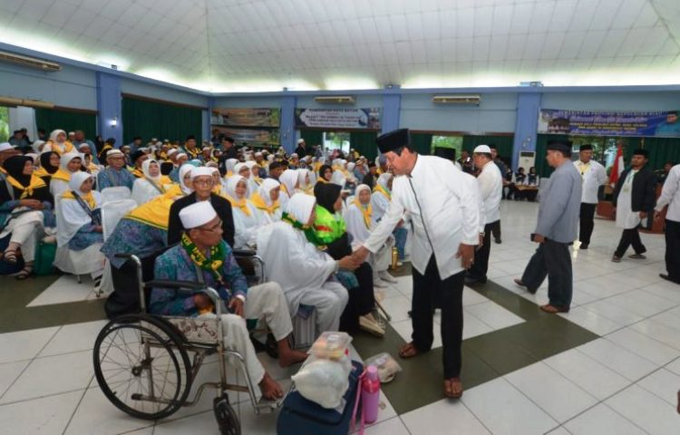 Wakil Gubernur Kepri Isdianto Sambut Kedatangan Kloter 1 Batam di Tanah Air