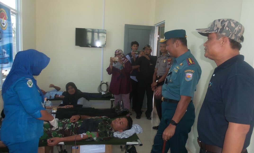 Tabur Bunga dan Donor Darah Dalam Rangka HUT TNI AL ke 73 di Lanal Ranai