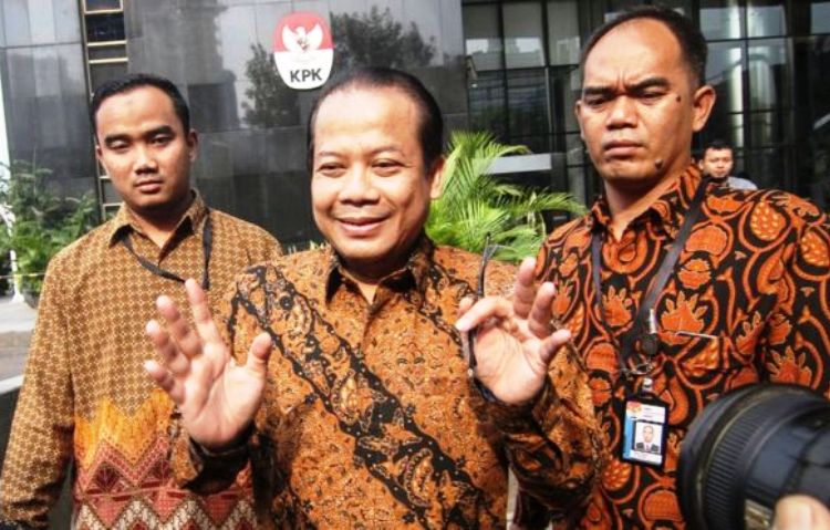 Jadi Tersangka Paska OTT KPK, Wakil Ketua DPR RI Taufik Kurniawan Pakai Sandi 1 Ton