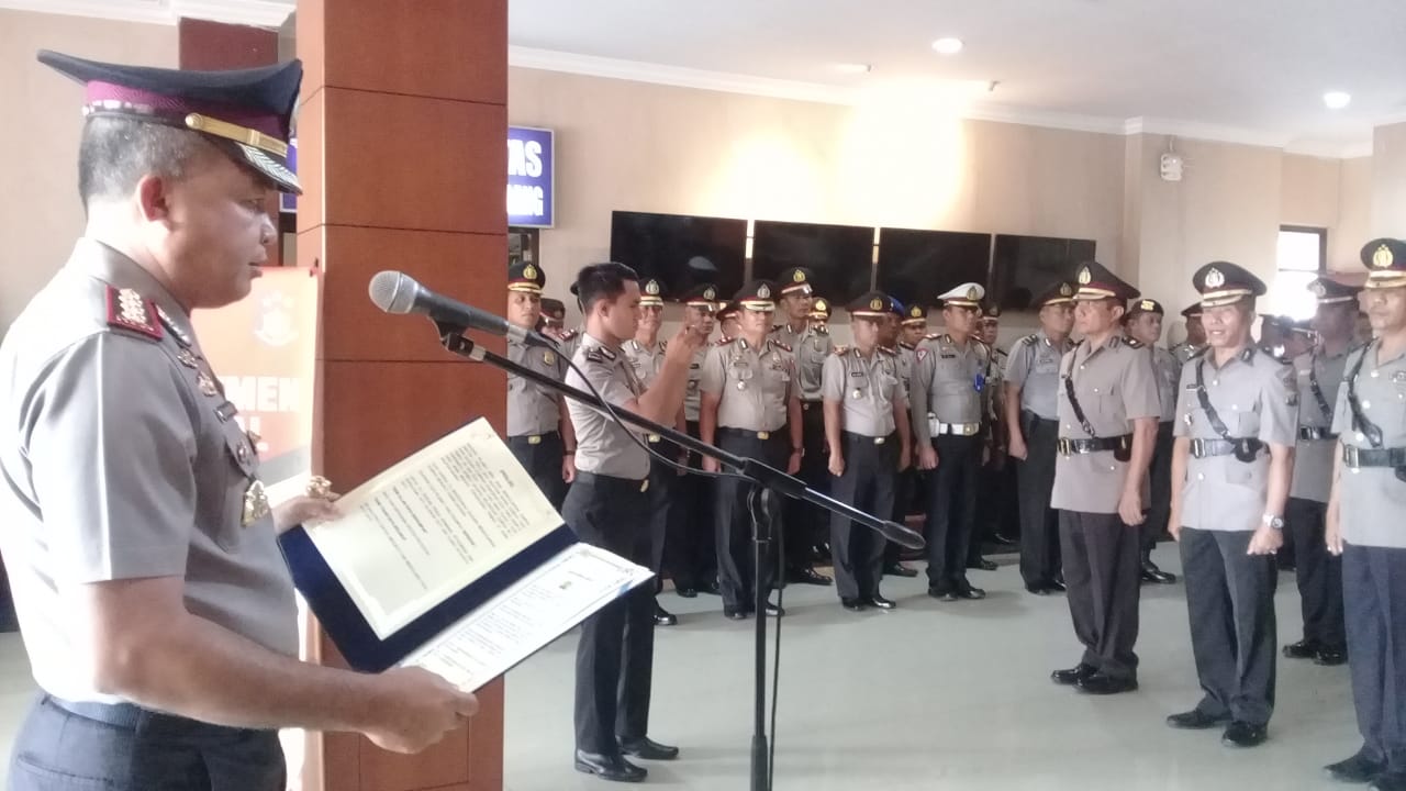 Kombes Pol Hengki Lantik 14 Pejabat Baru, Kompol Firdaus Jadi Kasatsabhara Polresta Barelang