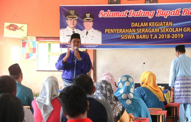Kadisdik Bintan Mulai Salurkan Seragam Sekolah Gratis 2018, Masing Masing Siswa Dapat 5 Stel Baju