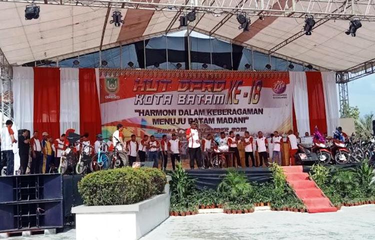 HUT ke 18 DPRD Kota Batam Bersama Komunitas Disabilitas Batam