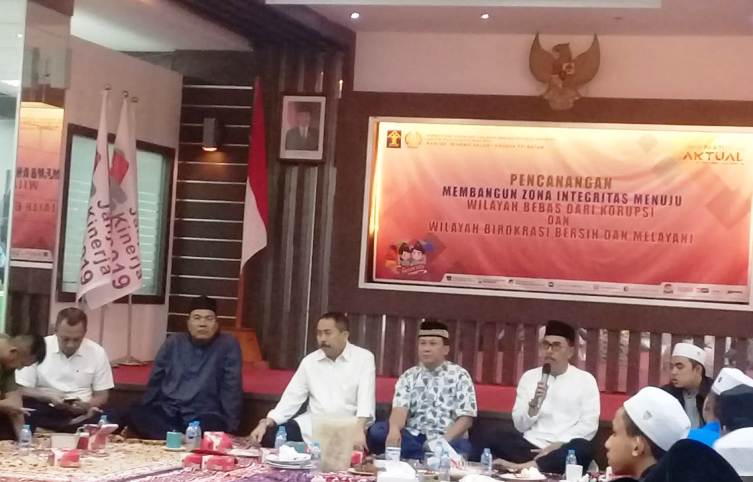 Kakanwil Hukum dan HAM Kepri Buka Bersama Anak Panti Asuhan di Kantor Imigrasi Batam