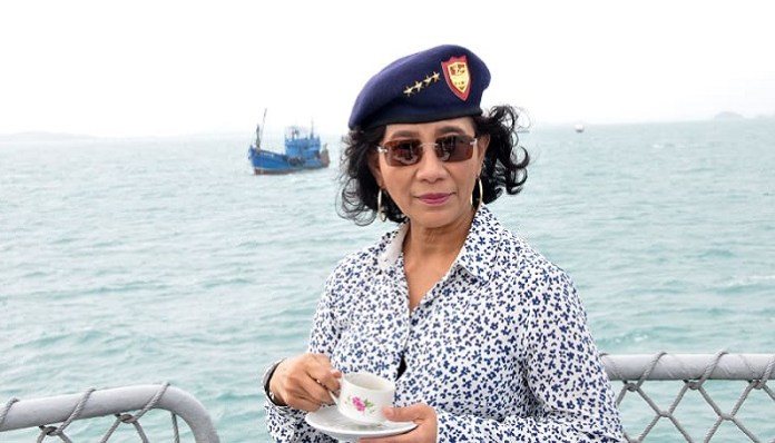 Cuit Menteri Susi: Apresiasi Bea Cukai yang Telah Menahan Masuknya Sampah Impor
