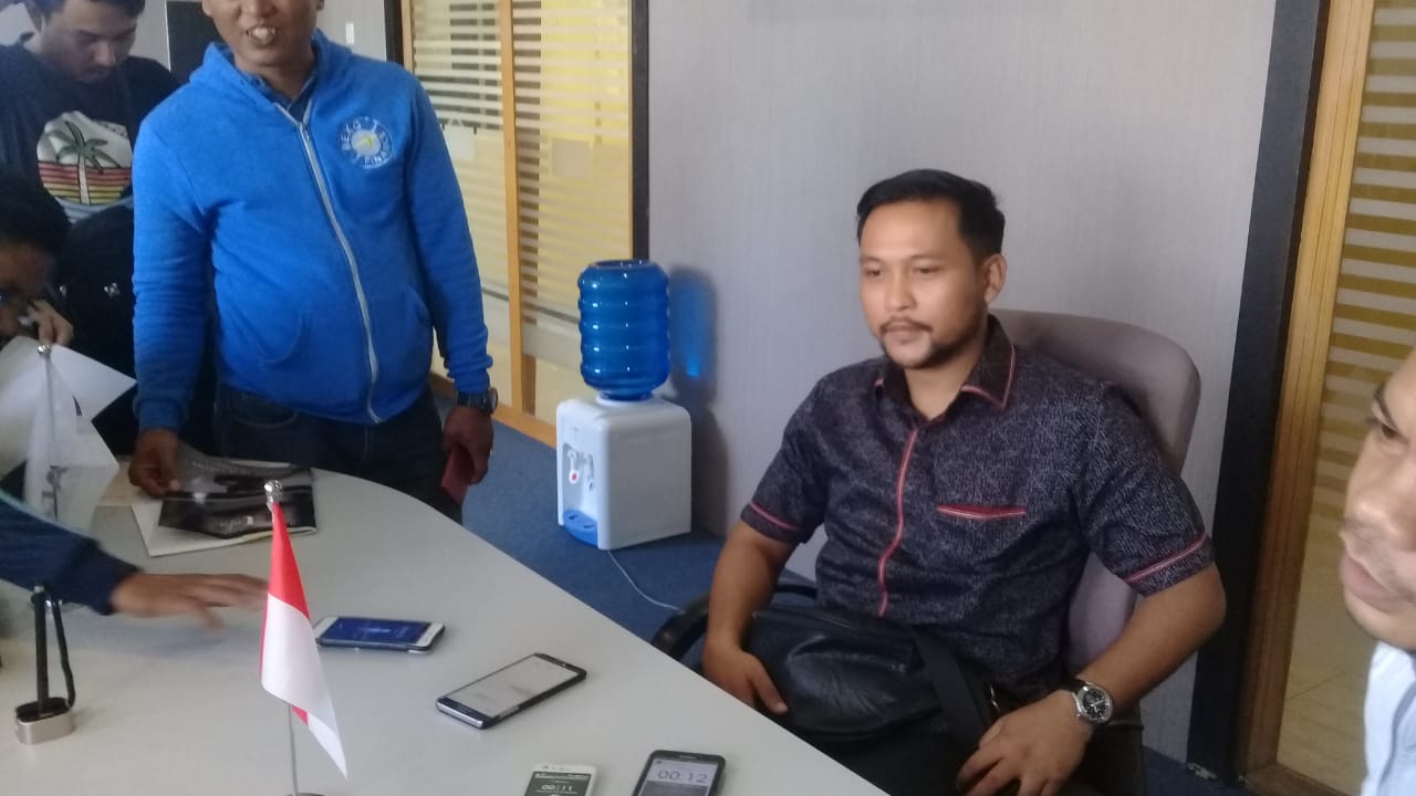 Anggota DPR RI Nyat Kadir Resmikan Cafe Rimbun Kopi Sekaligus Universe Trust Lawfirm