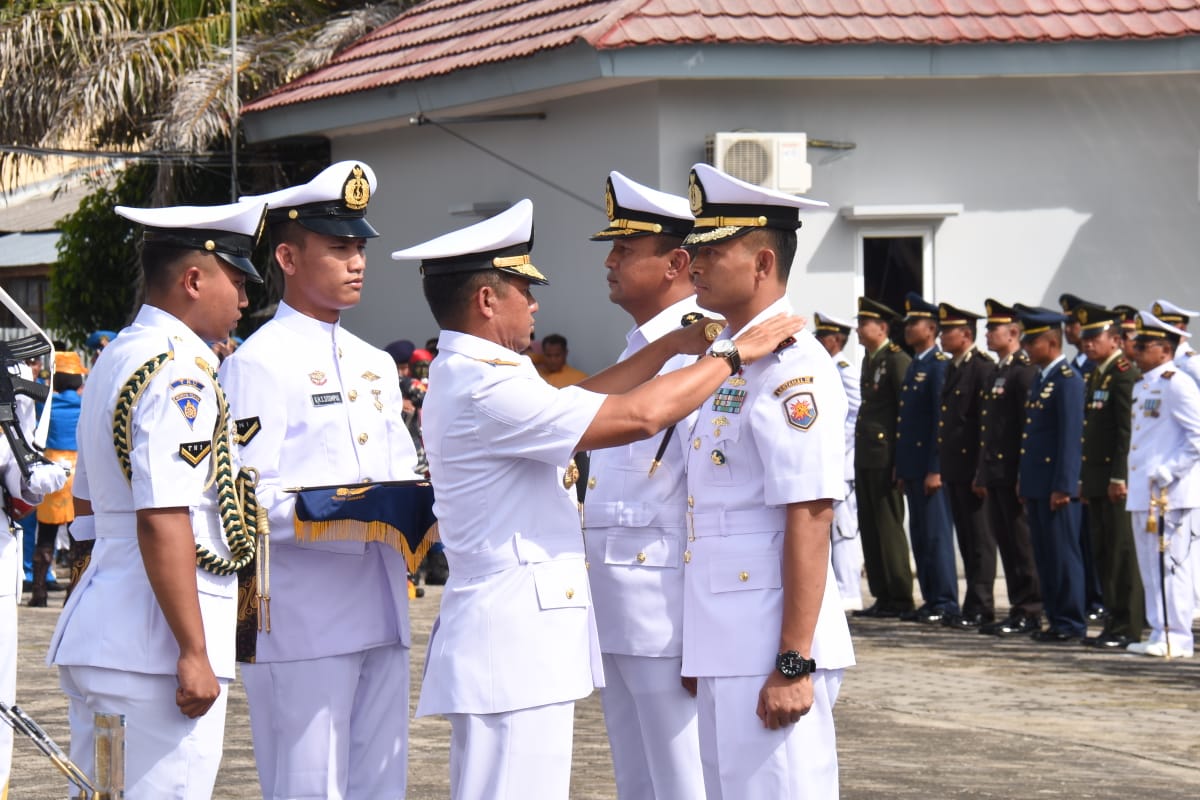 Danlantamal IV Pimpin Sertijab Danlanal Ranai Kolonel Laut P Tunggul