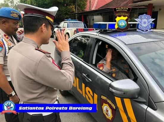 Masuk Operasi Seligi Hari Kedua, Satlantas Polresta Barelang Periksa Kelengkapan Dokumen Pada Personel