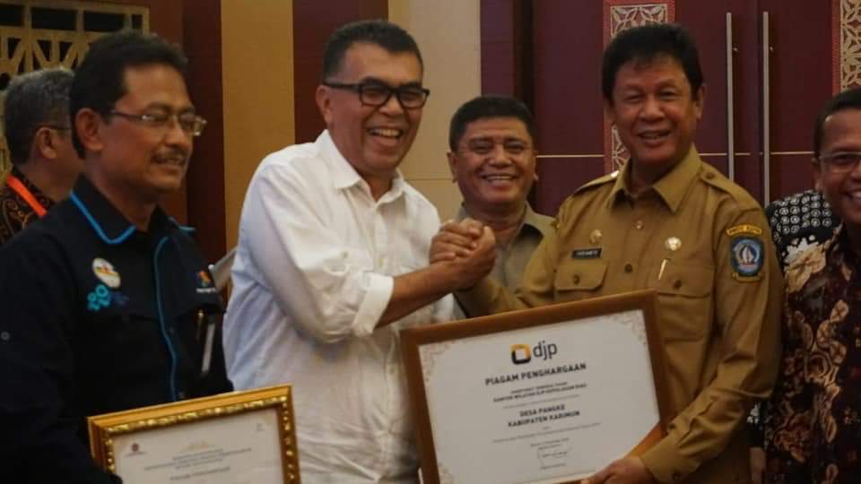 Gubernur Kepri Serahkan DIPA dan DD ke Pemkab Natuna 2020