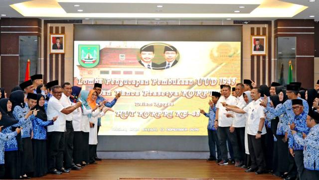 HUT Korpri 48 ASN Pemko Batam Tanding Baca Pembukaan UUD 1945 dan Panca Prasetya Korpri