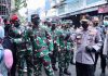 Pantau Prokes Covid-19, Panglima TNI dan Kapolri Bagikan Masker di Pasar Tanah Abang Panglima TNI