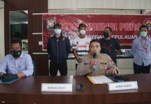 Begini Kronologi Tersangka HSL Bunuh Ibu RM di Tanjungpinang, Berawal Congkel Jendela Tersangka HSL membuka selimut korban